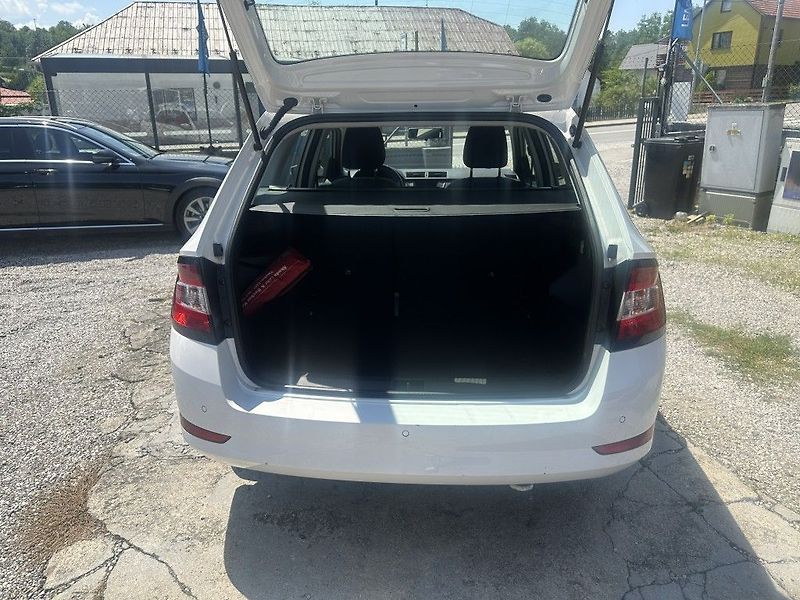 Škoda Fabia 1.0 TSI 70kW Ambition Combi - fotka 5 z 23