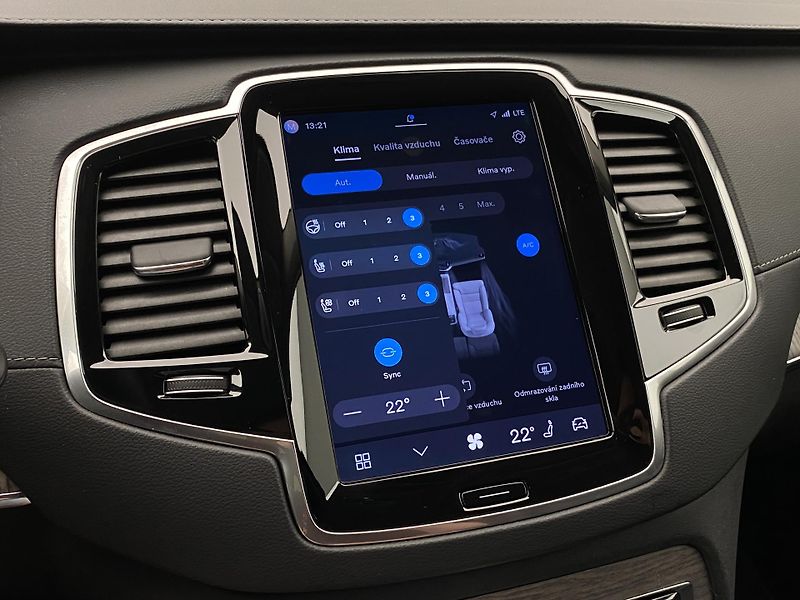 Volvo XC90 B5 AWD DARK PLUS AUT CZ 7m - fotka 46 z 67