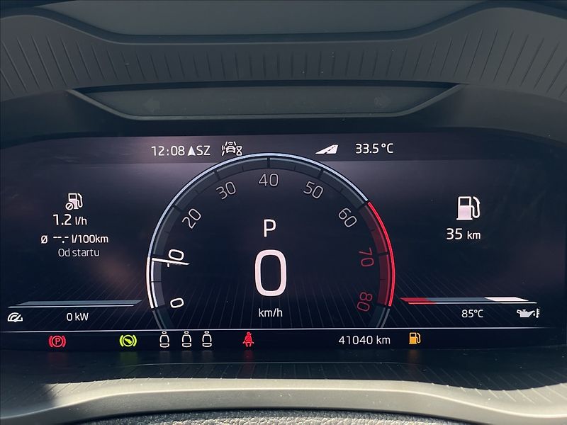 Škoda Karoq 1,5 TSI Sportline Plus DSG - fotka 10 z 24