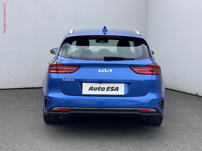Kia Ceed (2023) 1.5 T-GDi, ČR, Spin, AT - fotka 5 z 18