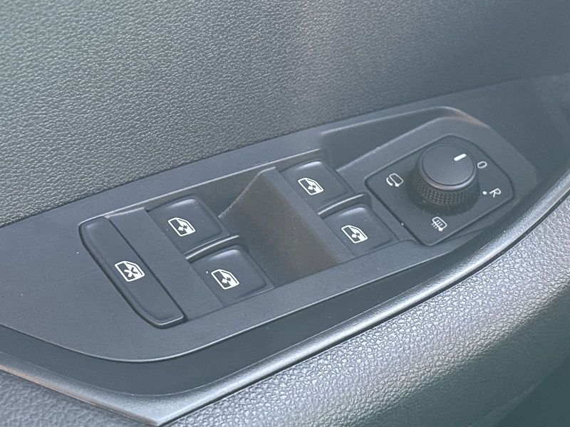 Škoda Karoq (2023) 1.5 TSI DSG Style + - fotka 17 z 33