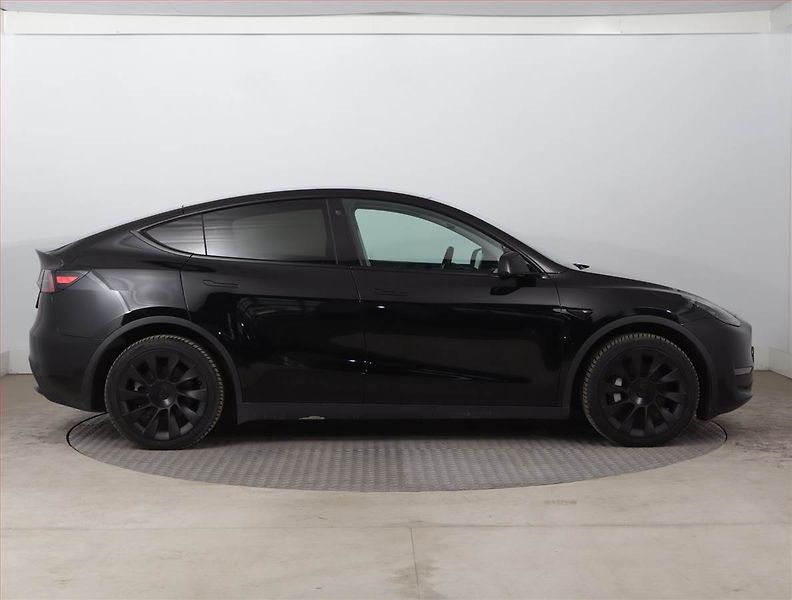 Tesla Model Y (2023) Long Range AWD 79kWh, SoH 92% - fotka 6 z 24