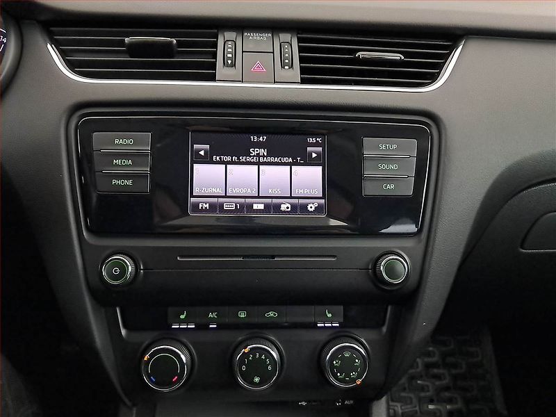 Škoda Octavia (2014) 1.6 TDI, Tempomat - fotka 12 z 15