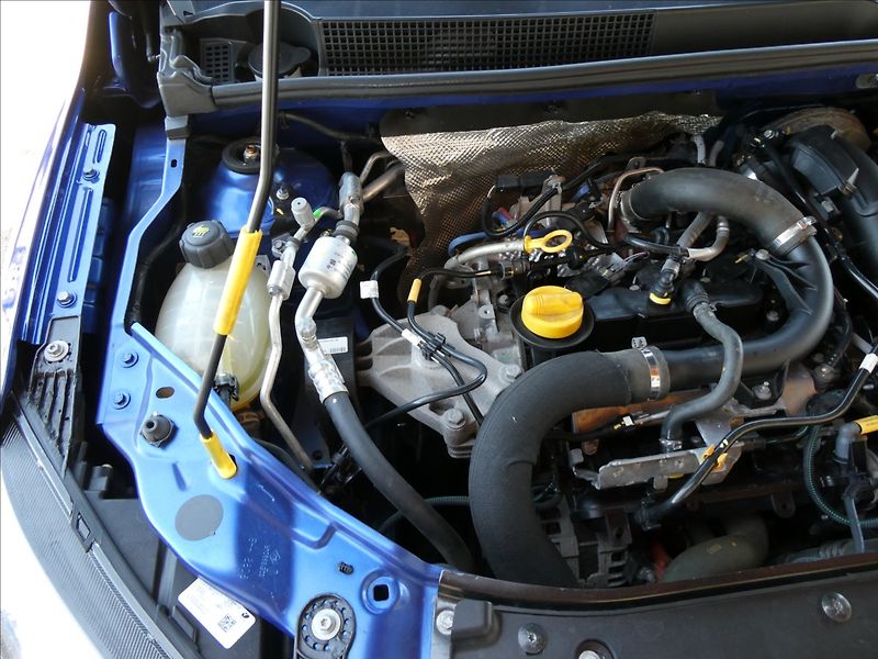 Dacia Sandero 1,0 TCe 67kW Comfort, navigace - fotka 34 z 38