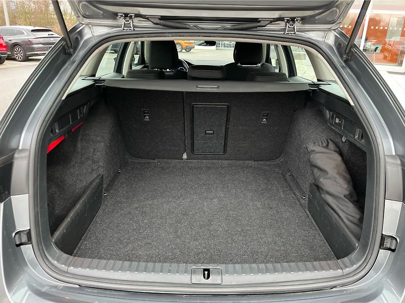Škoda Octavia 2.0 TDI 110 kW AMBITION - fotka 27 z 28