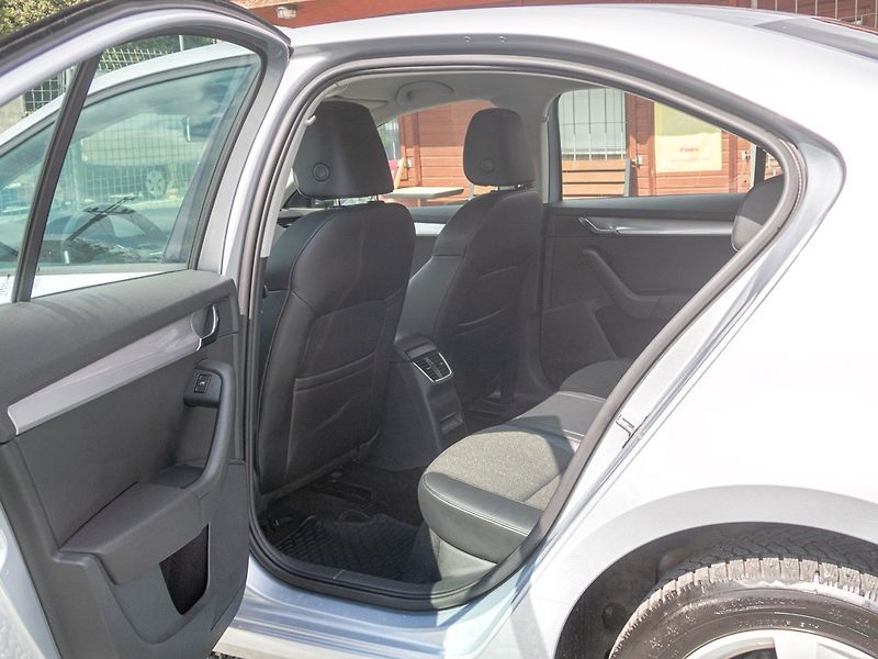 Škoda Octavia (2013) 1.4TSI 103KW – TAŽNÝ - fotka 35 z 46