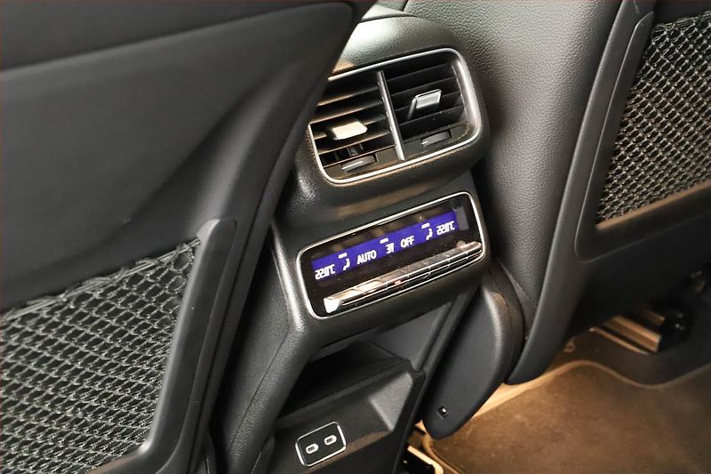 Mercedes-Benz GLE (2023) 450 d 4MATIC - fotka 17 z 21