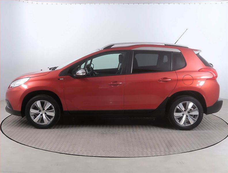 Peugeot 2008 (2016) 1.2 PureTech, Automat - fotka 3 z 16