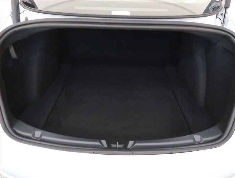 Tesla Model 3 (2023) Long Range 4WD 79kWh, SoH 95% - fotka 13 z 32