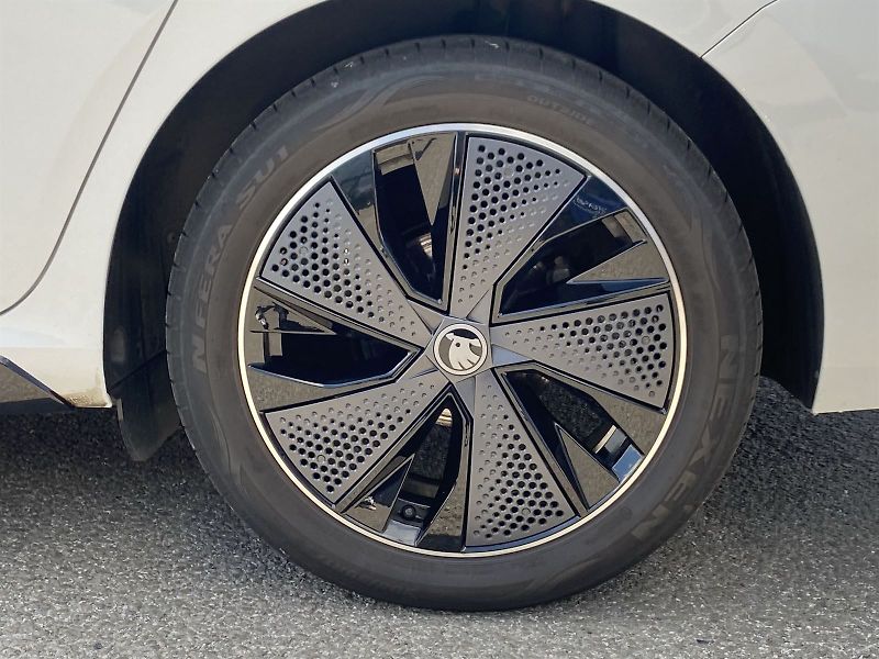 Škoda Scala (2025) 1.0 TSI DSG Monte Carlo - fotka 29 z 33