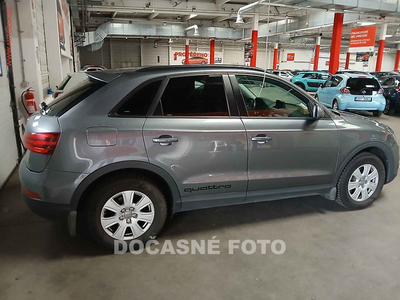 Audi Q3 (2012) 2.0 TSi Quattro, servis.kniha - fotka 1 z 3