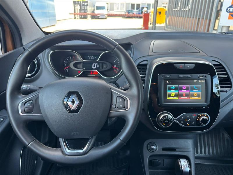 Renault Captur 1,3 TCe  Limited AT ČR - fotka 12 z 23