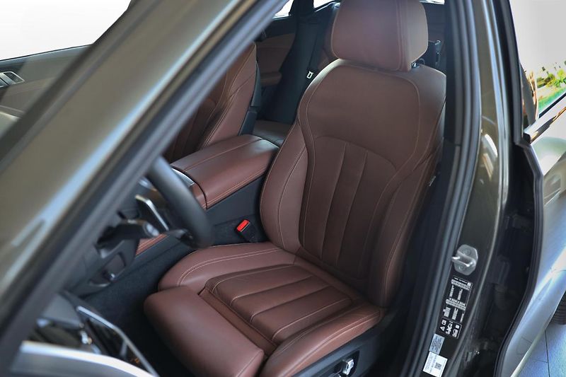 BMW X6 xDrive40d - fotka 10 z 15