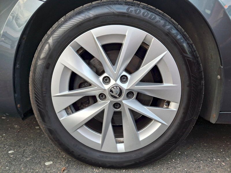 Škoda Octavia (2021) Combi Stale Plus DSG 4x4 2,0TD - fotka 35 z 35
