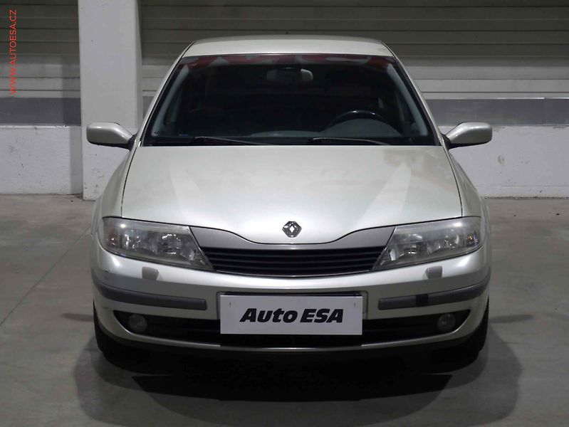 Renault Laguna (2001) 1.8 16V, Xenon, kůže - fotka 2 z 19