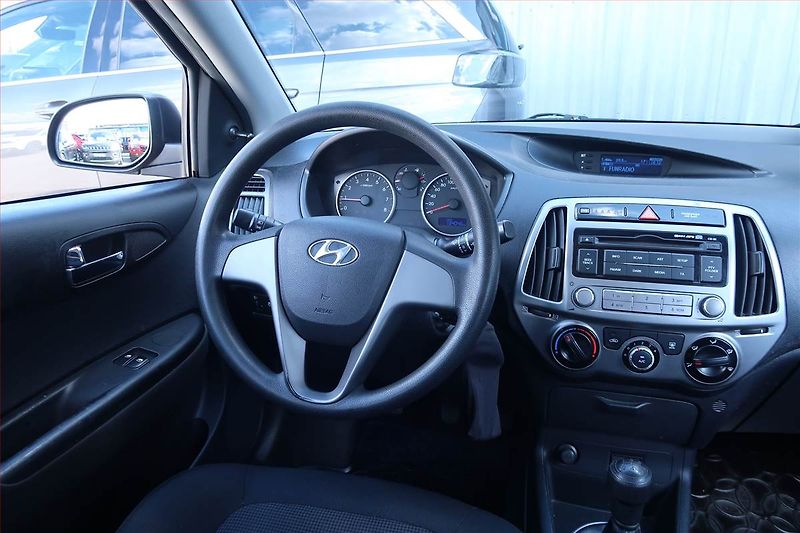 Hyundai i20 (2014) 1.2 - fotka 7 z 15