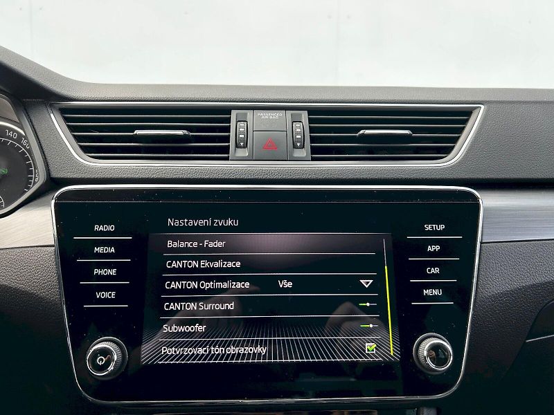 Škoda Superb (2018) 1.5 TSI 110kW ACT DSG Style+ - fotka 13 z 35