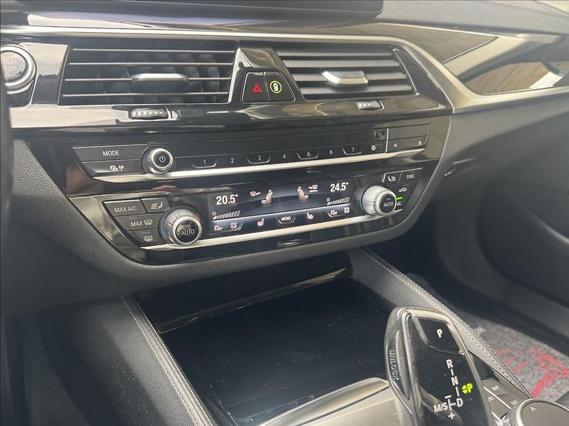 BMW Řada 5 540XD,Luxury line,DPH - fotka 19 z 26