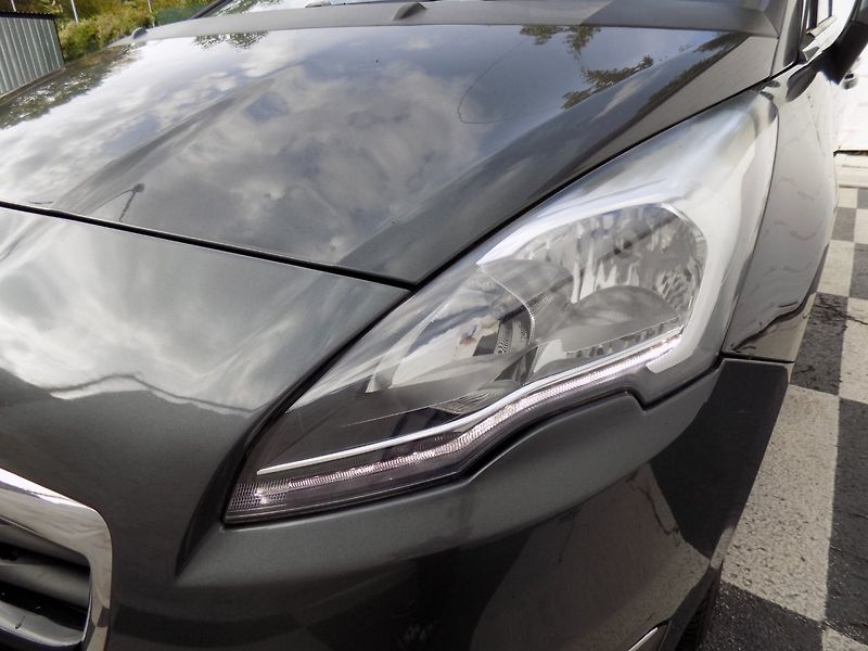 Peugeot 5008 (2014) 1.6Ti/LED/PANO/Head-up/Klima/ - fotka 34 z 35