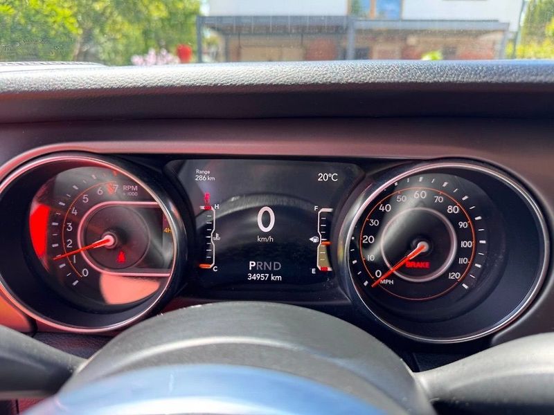 Jeep Gladiator (2020) - fotka 17 z 18