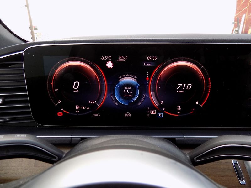 Mercedes-Benz GLS (2020) 400d/AMG-Line/4-Matic/1.M.ČR/ - fotka 33 z 47