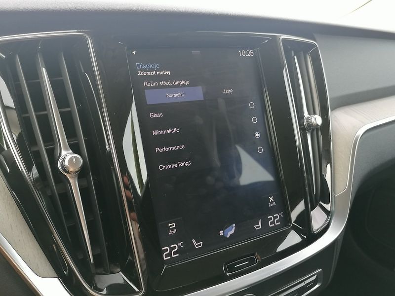 Volvo V60 (2020) 2.0 T6 AWD PHEV INSCRIPTION - fotka 30 z 42