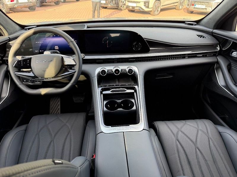 Omoda 9 1.5 Premium, PHEV, AT, SKLADEM - fotka 13 z 33