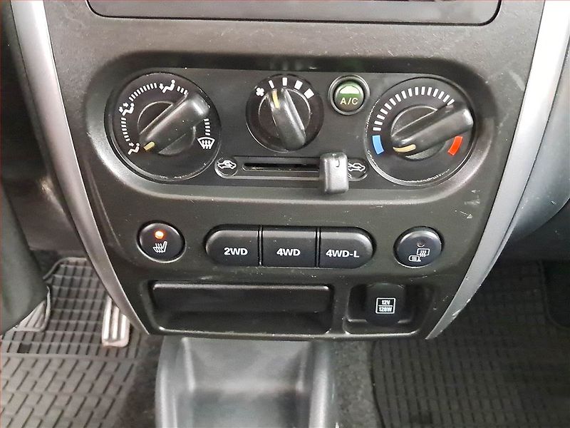 Suzuki Jimny (2015) 1.3 16V, 4X4 - fotka 13 z 16