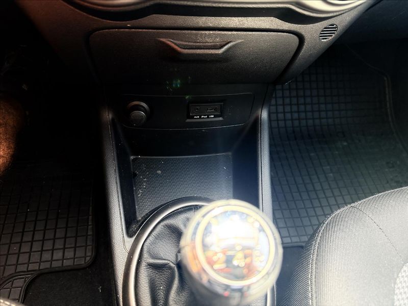 Hyundai i20 1,3 i - fotka 15 z 26