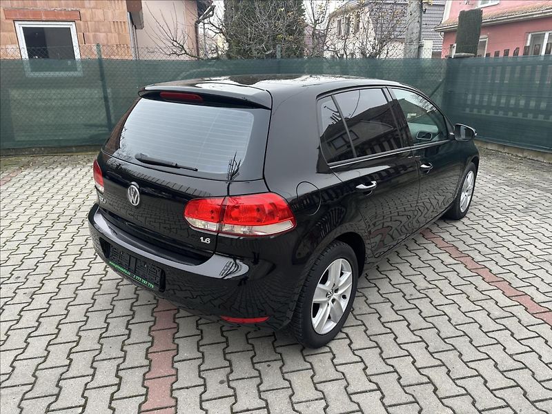 Volkswagen Golf 1,6 MPI - fotka 3 z 20