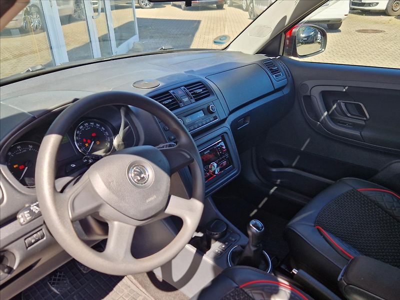 Škoda Fabia 1,2 TSI STŘE.OKNO KLIMA ZIMAKY - fotka 20 z 28