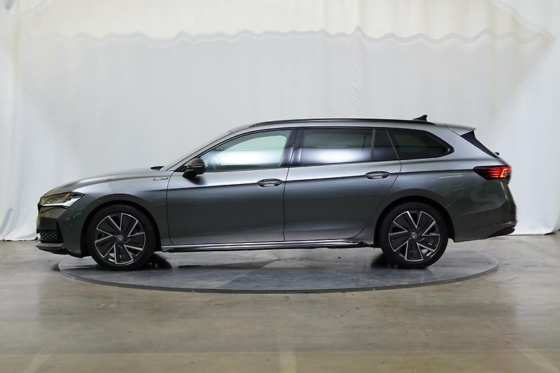 Škoda Superb - fotka 3 z 28