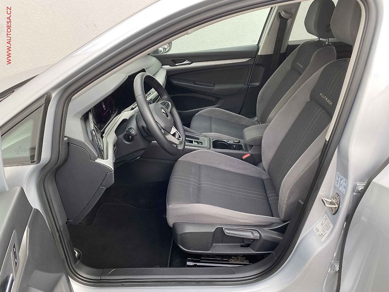 Volkswagen Golf (2021) 2.0 TDi 4x4, 1.maj,ČR - fotka 9 z 21