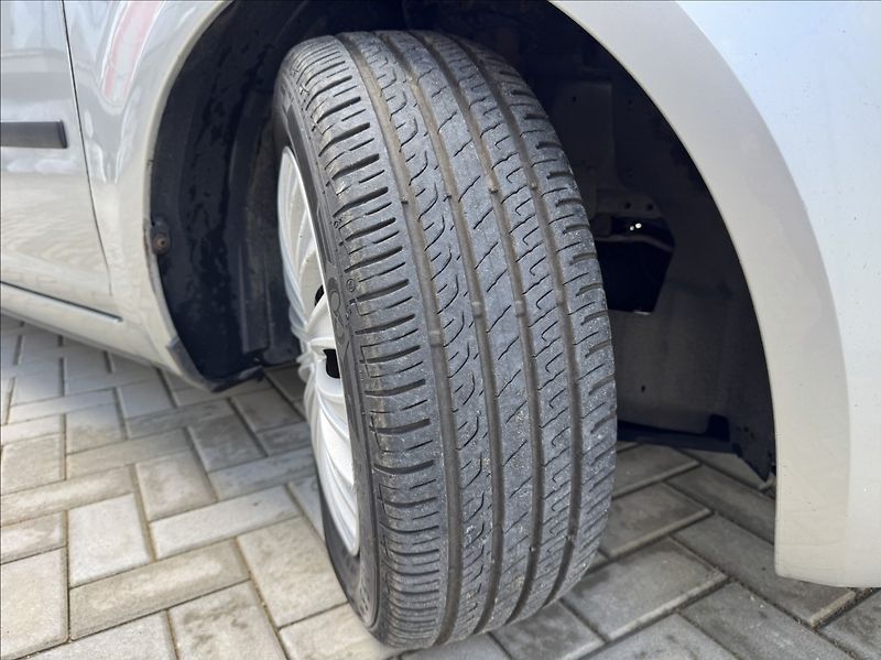 Ford C-MAX 1,6 TDCi 66kW klima - fotka 43 z 45