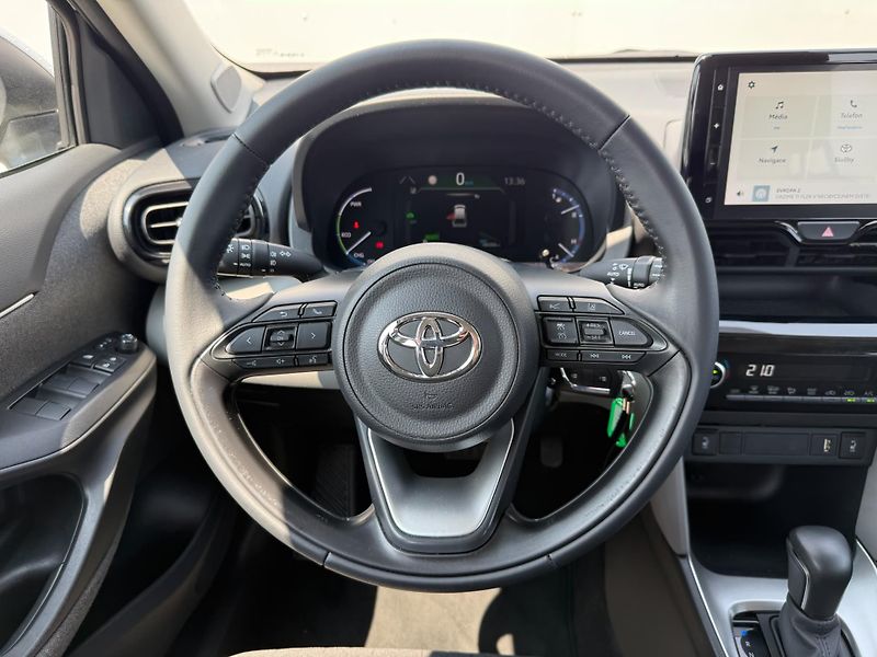 Toyota Yaris Cross 1.5 HSD e-CVT Comfort Tech - fotka 15 z 27