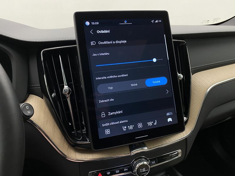 Volvo XC60 T8 AWD RECHARGE ULTRA BRIGHT - fotka 52 z 67
