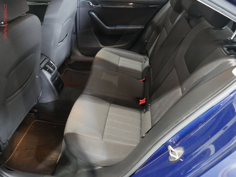 Škoda Octavia (2018) 2.0TDi, ČR, Style, LED - fotka 10 z 21