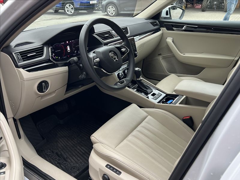 Škoda Superb 2,0 TDI 200HP L&K DSG 4X4 - fotka 10 z 40