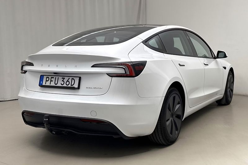 Tesla Model 3 Long Range AWD Highland Tažné - fotka 4 z 20