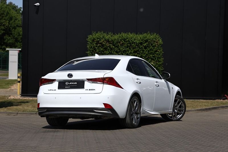 Lexus IS 300h 300H 2,5 F SPORT PLUS - fotka 4 z 26