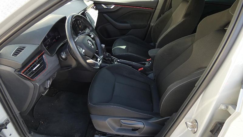 Škoda Scala 1.0 TSI DSG Drive - fotka 19 z 23