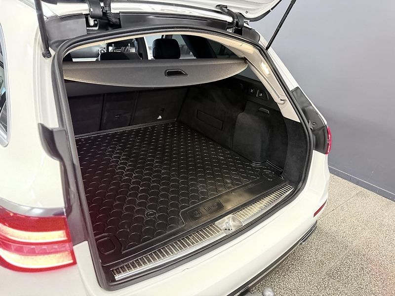 Mercedes-Benz Třídy E (2018) 220D,TOP ,TZ, adaptivní tempo - fotka 12 z 34