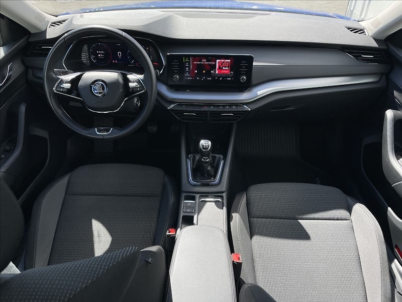 Škoda Octavia 2,0 TDI Ambition Plus LED+PDC - fotka 6 z 23