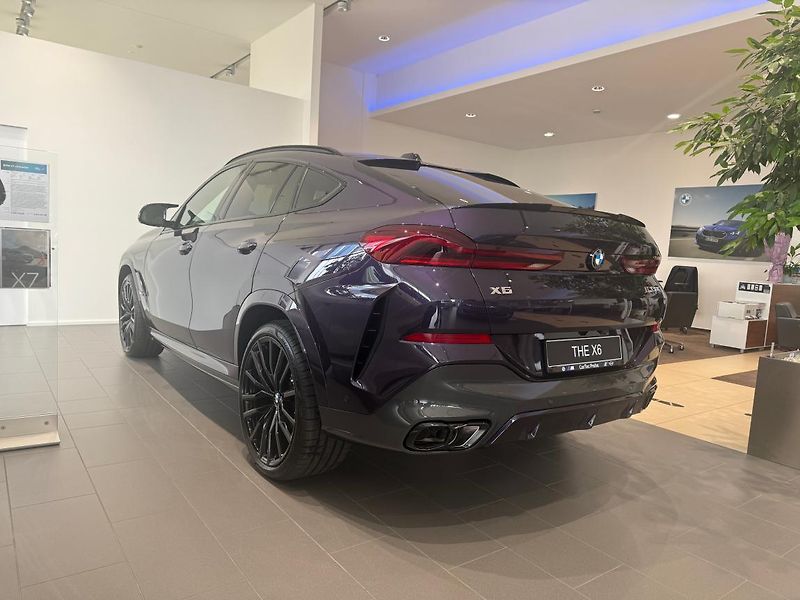 BMW X6 M60i - fotka 4 z 4