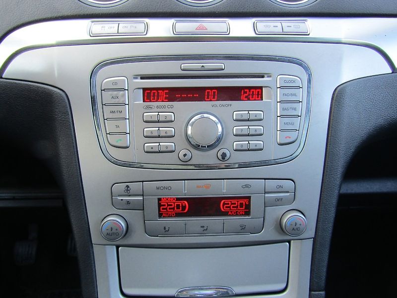 Ford S-MAX (2008) 1.8 TDCi 92kW  7 MÍST - fotka 30 z 35