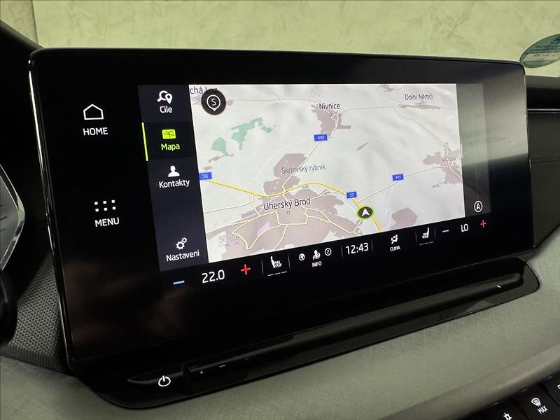 Škoda Octavia 2,0 TDi  DSG Tour Virtual LED - fotka 33 z 44