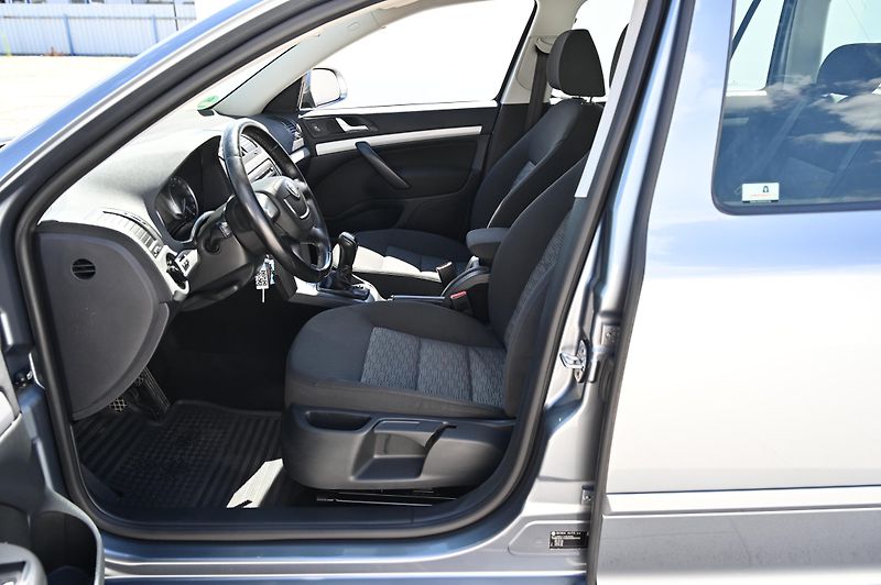 Škoda Octavia 2.0TDI 103KW 9/2012 Rezervace - fotka 22 z 43