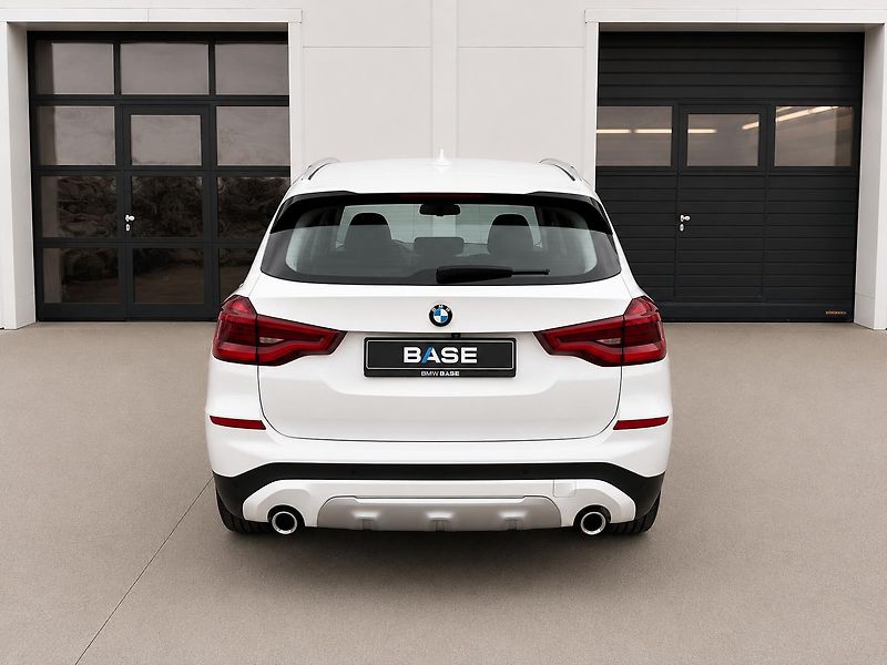 BMW X3 xDrive30d Model X-Line - fotka 5 z 27