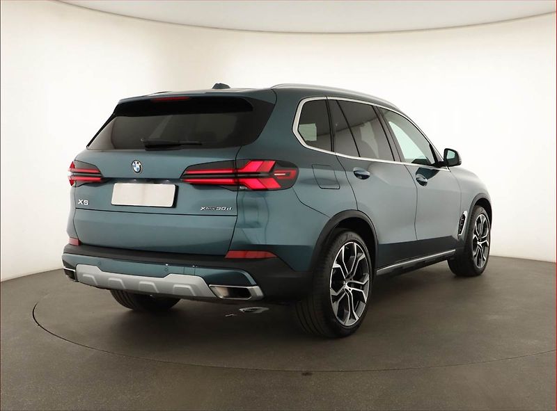 BMW X5 (2025) xDrive30d - fotka 5 z 20