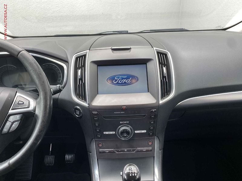 Ford S-MAX (2016) 2.0 TDCi, AC, bixen, navi - fotka 12 z 19